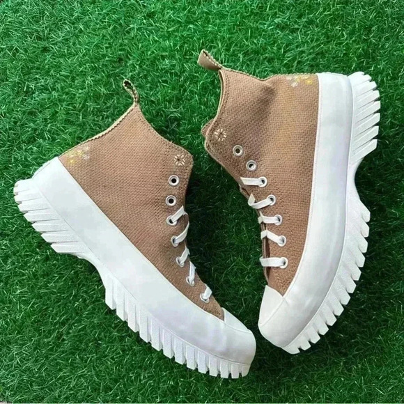 ✨New✨Converse Chuck Taylor All Star Lugged 2.0 Hi Sand Dune - Picture 4 of 8